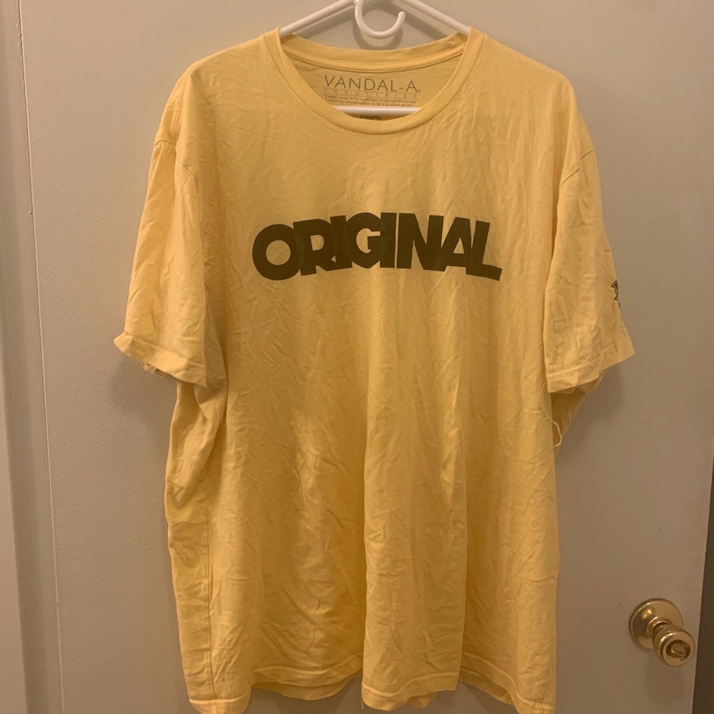 Vandal-A ORIGINAL t-shirt Size 2XL